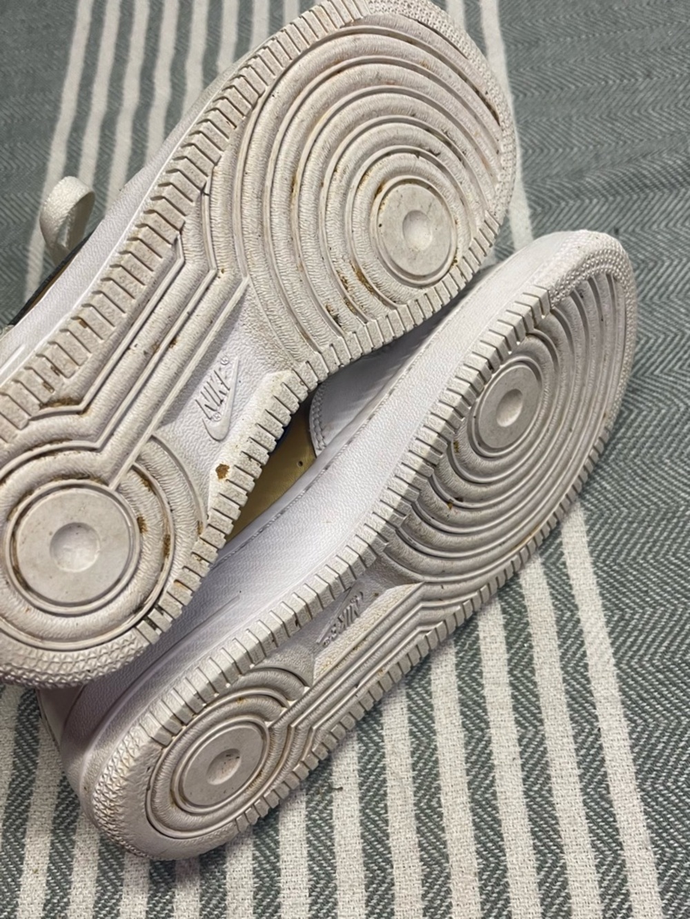Nike Kids Air Force 1 Low LV8 GS White Floral Gold Sneakers Size 4Y - Picture 4 of 5